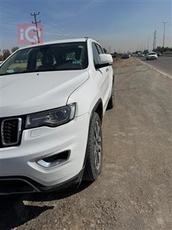 جیپ گراند شیرۆکی